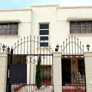 Amplia Residencia Familiar Santo Domingo
